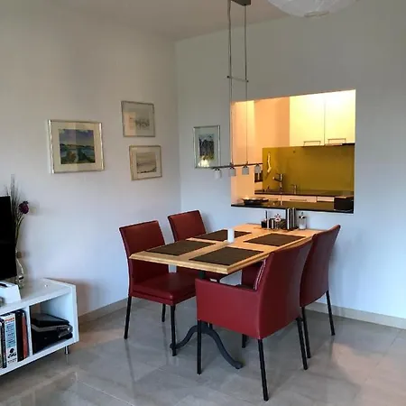 - Locarno: Miramonti Apt.5 Apartment Muralto
